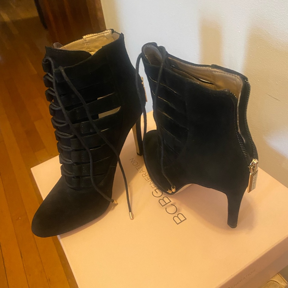 Beautiful brand new black booties